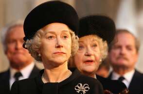 Πέθανε η Βασίλισα Ελισάβετ σε ηλικία 96 ετών - Οι ταινίες και οι τηλεοπτικές σειρές για τη ζωή της - Οι ηθοποιοί που ερμήνευσαν τη μακροβιότερη μονάρχη που άντεξε στον βρετανικό θρόνο για 70 χρόνια