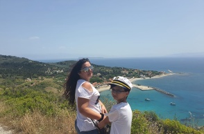 Μαθράκι: Ο μικρός Τάσος με τη μητέρα του Τζένη Γιαννοπούλου