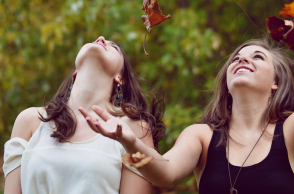 Δυο κορίτσια. 