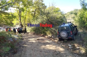 Οχήματα και διασώστες στην έρευνα για τον εντοπισμό του ηλικιωμένου στις Σέρρες