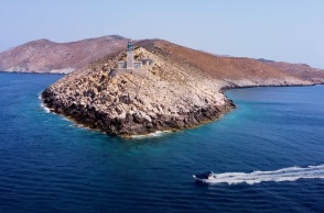 Περγάρι, Νεράιδα, Οξυά, Ακρωτήριο Ταίναρο, Τέμπη Νάστου, Χαράδρα του Χάρου, Πέρασμα Νιάλας, Μονή Σπηλιάς, Τρία Σύνορα, πρωταγωνιστούν σε νέο βίντεο του Travel Inspiration.