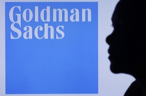 Goldman Sachs: 75 περιστατικά σεξουαλικής επίθεσης και παρενόχλησης που αφορούν ανώτερους τραπεζίτες βλέπουν το φως της δημοσιότητας.