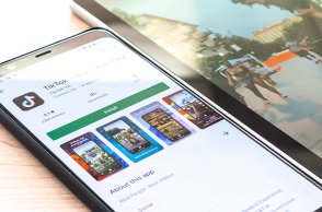 To TikTok, η γνωστή πλατφόρμα ανταλλαγής βίντεο, ενδέχεται να επεξεργάστηκε δεδομένα παιδιών κάτω των 13 ετών χωρίς τη συγκατάθεση των γονιών τους.