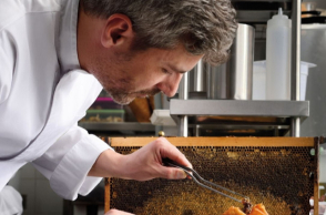 Μανώλης Παπουτσάκης