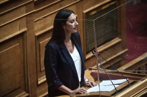 Η βουλευτής της ΝΔ, Νόνη Δούνια