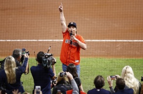 Μάθιου ΜακΚόναχι: Η απόφαση να ακυρωθούν τα γυρίσματα της ταινίας «Dallas Sting», που βασίζεται σε αληθινά γεγονότα, μετά τις καταγγελίες για τον προπονητή της εφηβικής γυναικείας ομάδας ποδοσφαίρου.