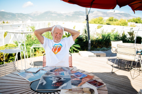 Συνέντευξη: Ο Κώστας Ζουγρής μιλάει για τη μουσική και τη ζωή του, τη συνεργασία και τη σχέση του με τον Γιάννη Πετρίδη, τη δισκογραφία και το ραδιόφωνο.