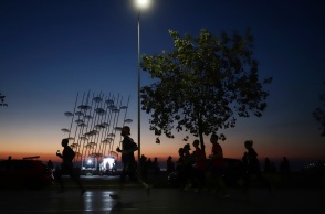 10ος Διεθνής Νυχτερινός Ημιμαραθώνιος Θεσσαλονίκης – ZeniΘ: 14.000 δρομείς θα ξεχυθούν στους δρόμους της πόλης το Σάββατο 15/10 - Αναλυτικά το πρόγραμμα.