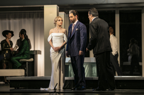 Ο Διονύσης Σούρμπης και η Μιράντα Μακρυνιώτη στο "Ντον Τζοβάννι" του Μότσαρτ που ανεβαίνει στην ΕΛΣ