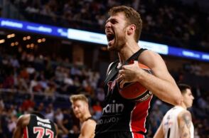 Ο Σάσα Βεζένκοφ