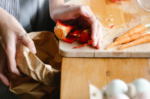Φαγητό στα σκουπίδια