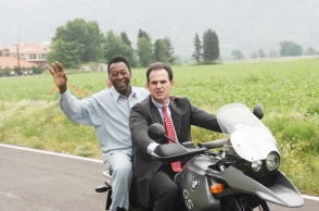 Η επίσκεψη του Πελέ στην Ξάνθη το 2005 για τα εγκαίνια του γηπέδου και του αθλητικού κέντρου της Skoda Ξάνθη - Ο βραζιλιάνος θρύλος του ποδοσφαίρου έγινε 82 ετών