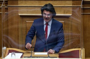 ΣΥΡΙΖΑ: Αίτημα σύγκλησης της επιτροπής πόθεν έσχες για τον Ανδρέα Πάτση - Πώς σχολίασε τη διαγραφή το ΠΑΣΟΚ - Διατηρεί τη βουλευτική έδρα του ως ανεξάρτητος. 