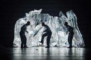 Από την παράσταση ELENIT του Ευριπίδη Λασκαρίδη