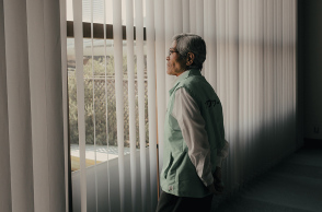 Ένας ηλικιωμένος άνδρας. 