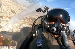 Ξεχωριστή στιγμή στην παρέλαση της 28ης Οκτωβρίου αποτέλεσε η πτήση του F-16 της ομάδας Ζευς, της Πολεμικής Αεροπορίας - Το μήνυμα του χειριστή του αεροσκάφους.