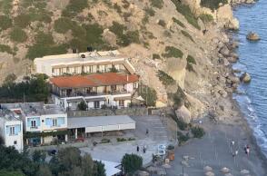 Πτώση βράχου σε κατάλυμα στην Ιεράπετρα