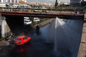 Βλάβη στον αγωγό της ΕΥΔΑΠ στον Κηφισό