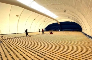 Το νέο κλειστό γήπεδο μπάσκετ της Γλυφάδας θα παραδοθεί στους κατοίκους της πόλης μέχρι τα Χριστούγεννα - Εικόνες από τις υπερσύγχρονες εγκαταστάσεις.