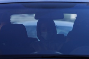 Κολωνός: Λύνει τη σιωπή της η μητέρα της 12χρονης - Συνεχίζει να αρνείται όλες τις κατηγορίες που της αποδίδονται: Τι λέει μέσα από τη φυλακή.