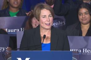 Μάουρα Χίλεϊ, η πρώτη ανοιχτά ομοφυλόφιλη κυβερνήτης στην ιστορία των ΗΠΑ