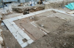 απο_την_ανασκαφικη_ερευνα_στην_πλατεια_θεατρου