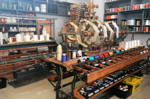 Νηματουργία Μέντης-Αντωνόπουλος (ΝΗ.Μ.Α.) - Μουσείο Μπενάκη - Καρουλίστρα γαλλικής κατασκευής με ιταλικό κινητήρα (1915)