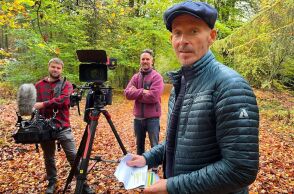 Ο παρουσιαστής Τζόνι Ίργουιν