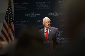 Οι ΗΠΑ θα έχουν «καλύτερες επιλογές στο μέλλον» από τον Ντόναλντ Τραμπ, υποστηρίζει ο πρώην αντιπρόεδρος Μάικ Πενς - Πιθανή και η δική του υποψηφιότητα. 