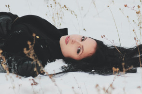 Μια γυναίκα. 