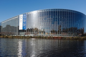 Το Ευρωπαϊκό Κοινοβούλιο υπερψήφισε τον χαρακτηρισμό της Ρωσίας ως «κράτους - χορηγού της τρομοκρατίας» - Νομικό πλαίσιο κυρώσεων ζητούν οι ευρωβουλευτές.