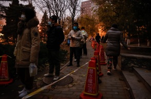 Κορωνοϊός - Κίνα: Με διαδηλώσεις αντιδρούν οι κάτοικοι στην πολιτική Zero Covid - Συνεχίζει να εφαρμόζεται τρία χρόνια μετά το ξέσπασμα της πανδημίας.