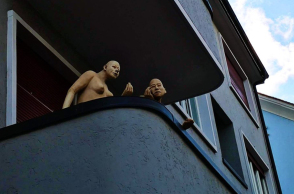 Γιάννης Καρκανέβατος - «Ο πατέρας δεν μιλούσε γι’ αυτά». εκδόσεις Εστία