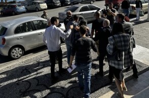 Η 45χρονη οικιακή βοηθός οδηγείται στις φυλακές της Ρόδου