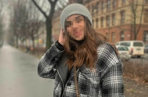 Η 21χρονη Έμμα σε φωτογραφία από ταξίδι της στο εξωτερικό 