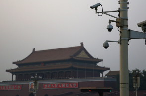 Κάμερες ασφαλείας στο Τιενανμέν στο Πεκίνο