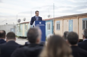 Παρουσία του πρωθυπουργού Κυριάκου Μητσοτάκη, ο δήμος Αθηναίων παρέλαβε την έκταση του Ελαιώνα από το υπουργείο Μετανάστευσης και Ασύλου - Τα επόμενα βήματα.