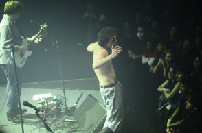 Ανταπόκριση από τη συναυλία των Shame στην Αθήνα, στο Fuzz Live Music Club