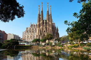 Ολοκληρώνεται η κατασκευή της Σαγράδα Φαμίλια, ένα από τα πιο εμβληματικά μνημεία της Βαρκελώνης - Η ανέγερση της ημιτελούς εκκλησίας ξεκίνησε 140 χρόνια πριν.