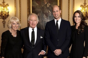 Ο βασιλιάς Κάρολος, ο πρίγκιπας Ουίλιαμ, η Κέιτ Μίντλετον και η Καμίλα 