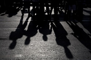 Οι σκιές πολιτών στο Σύνταγμα