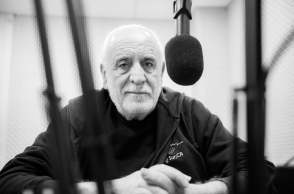 Συνέντευξη: Ο Γιάννης Πετρίδης μιλάει για τη μουσική και τη ζωή του, το ραδιόφωνο και τη δισκογραφία.