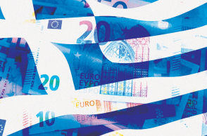 Ελληνική σημαία και χρήματα