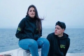 Η Σάρα Μαρντίνι και ο Seán Binder δικάζονται στη Λέσβο