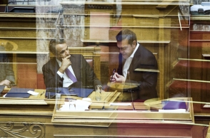 Η δημόσια πολιτική αντιπαράθεση στην Ελλάδα, η αντιπολίτευση απέναντι στον Κυριάκο Μητσοτάκη, η στάση των κομμάτων στην προεκλογική περίοδο.