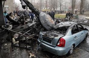 Ουκρανία: Στο μέτωπο μετέβαινε το ελικόπτερο που συνετρίβη κοντά σε παιδικό σταθμό στο Κίεβο - Τουλάχιστον 15 νεκροί - Για «τρομερή τραγωδία» μίλησε ο Ζελένσκι.