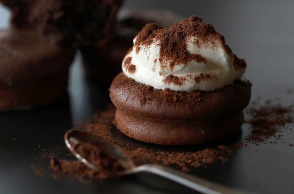 Σοκολάτα: Επιστήμονες βρήκαν γιατί έχει τόσο ωραία αίσθηση όταν την τρώμε - Ανέλυσαν τη διαδικασία που λαμβάνει χώρα κατά την κατανάλωση.