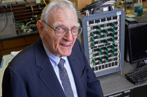 Ο John Goodenough, Βραβείο Νόμπελ Χημείας 2019, είναι ο εφευρέτης της μπαταρίας λιθίου