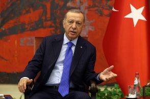 Ερντογάν: Η Ελλάδα παραβιάζει τη συνθήκη της Λωζάνης εξοπλίζοντας τα νησιά, δήλωσε ο Τούρκος πρόεδρος - Απειλές προς Μητσοτάκη και επίθεση σε Economist.