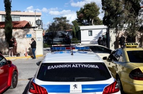 Κολλέγιο Αθηνών: Περιπολικό έξω από τον χώρο του σχολείου